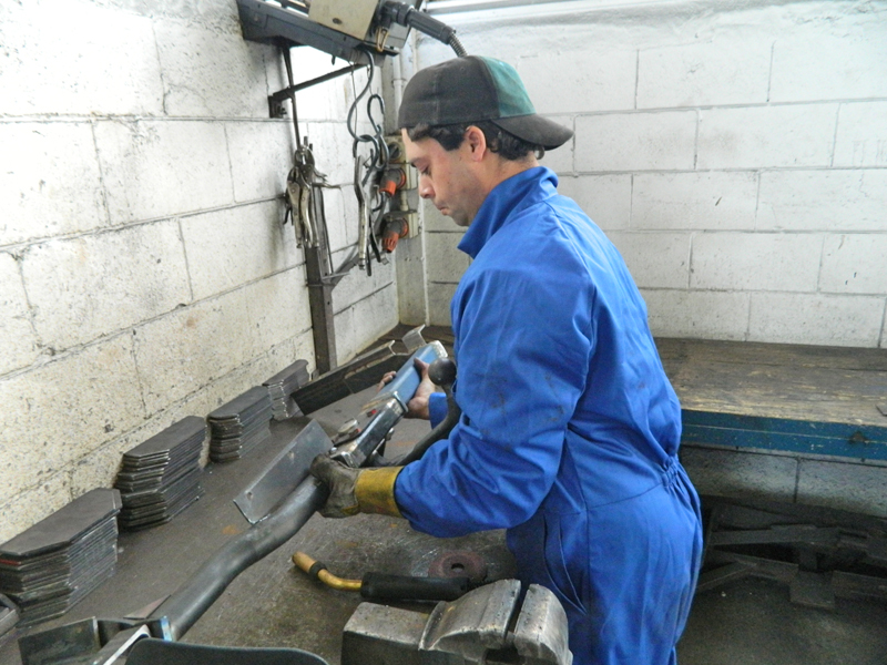 Towbar installation services Auckland - fixed and detachable towbars